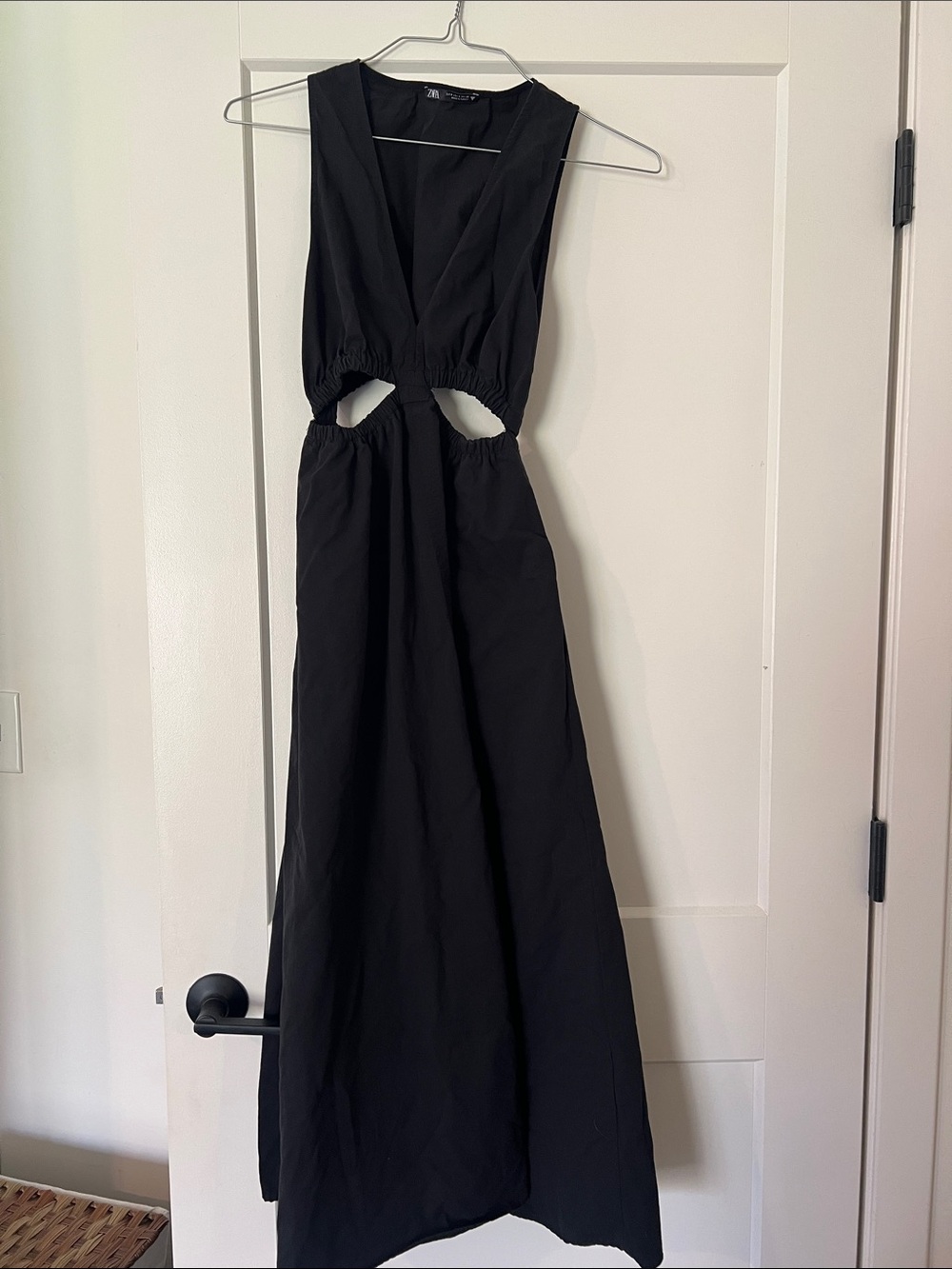 Zara Black Sleeveless Cutout Midi Dress - Picture 3 of 4